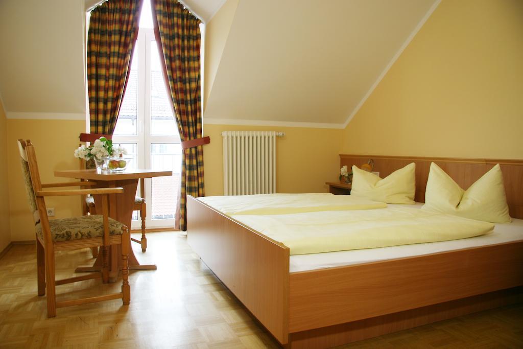 Hotel-Gasthof Eberherr Forstinning Room photo